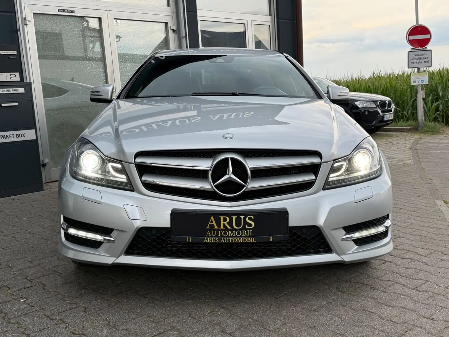 Mercedes-Benz C 180 CGI Coupe /// AMG Line /SZH/NAVI/ 1 J.GARA Argent - 2