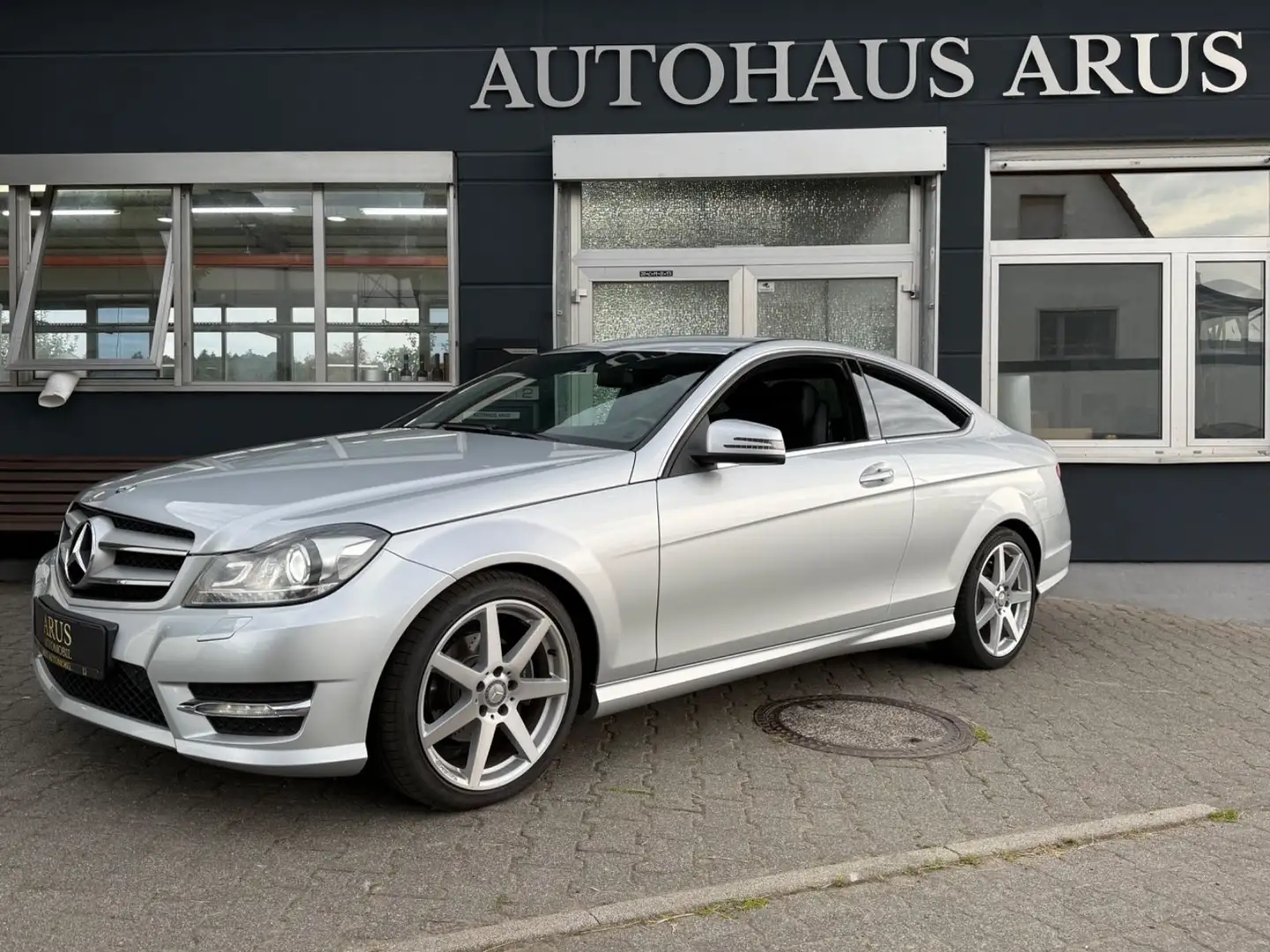 Mercedes-Benz C 180 CGI Coupe /// AMG Line /SZH/NAVI/ 1 J.GARA Argent - 1