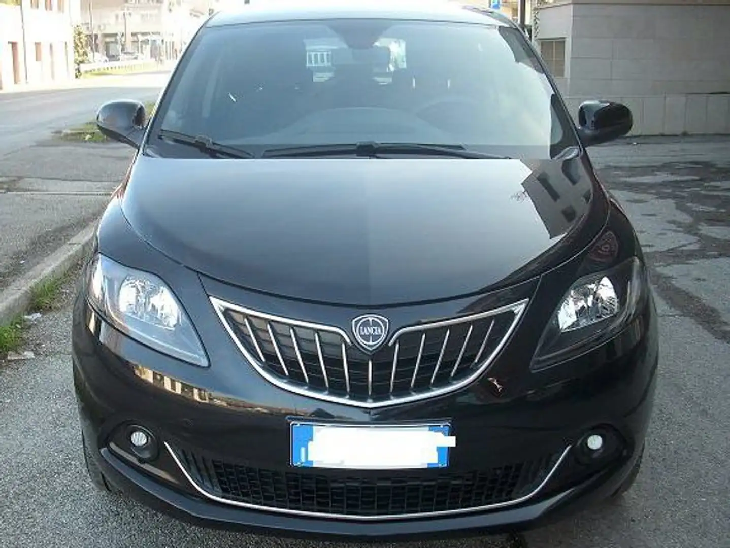 Lancia Ypsilon 1.0 firefly hybrid Platino s SEMESTRALE Schwarz - 2