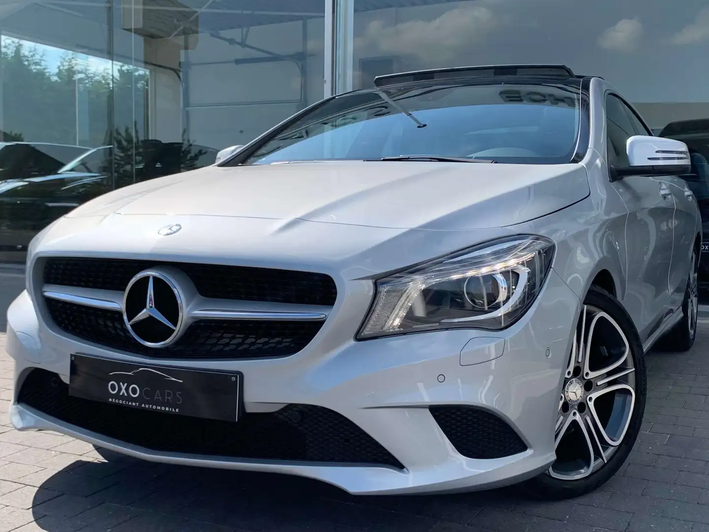 Mercedes-Benz CLA 200 CLA180D Xenon / Gps / Toit Pano / Cruise / PDC / Grau - 1