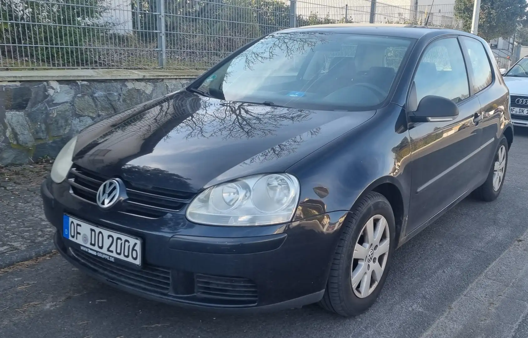 Volkswagen Golf 1.4 *KLIMA* TÜV * NAVI *Bluetooth Tel&Mus* Fekete - 1