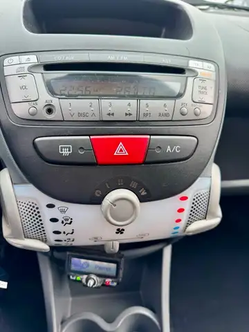 Peugeot 107 view 3