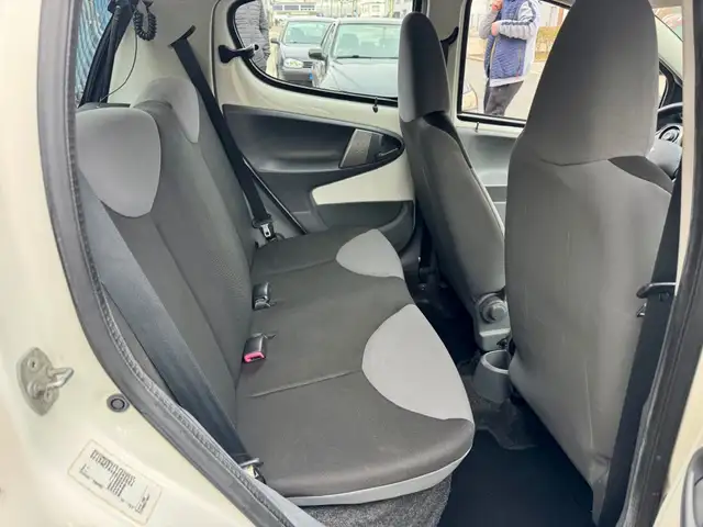 Peugeot 107 view 11