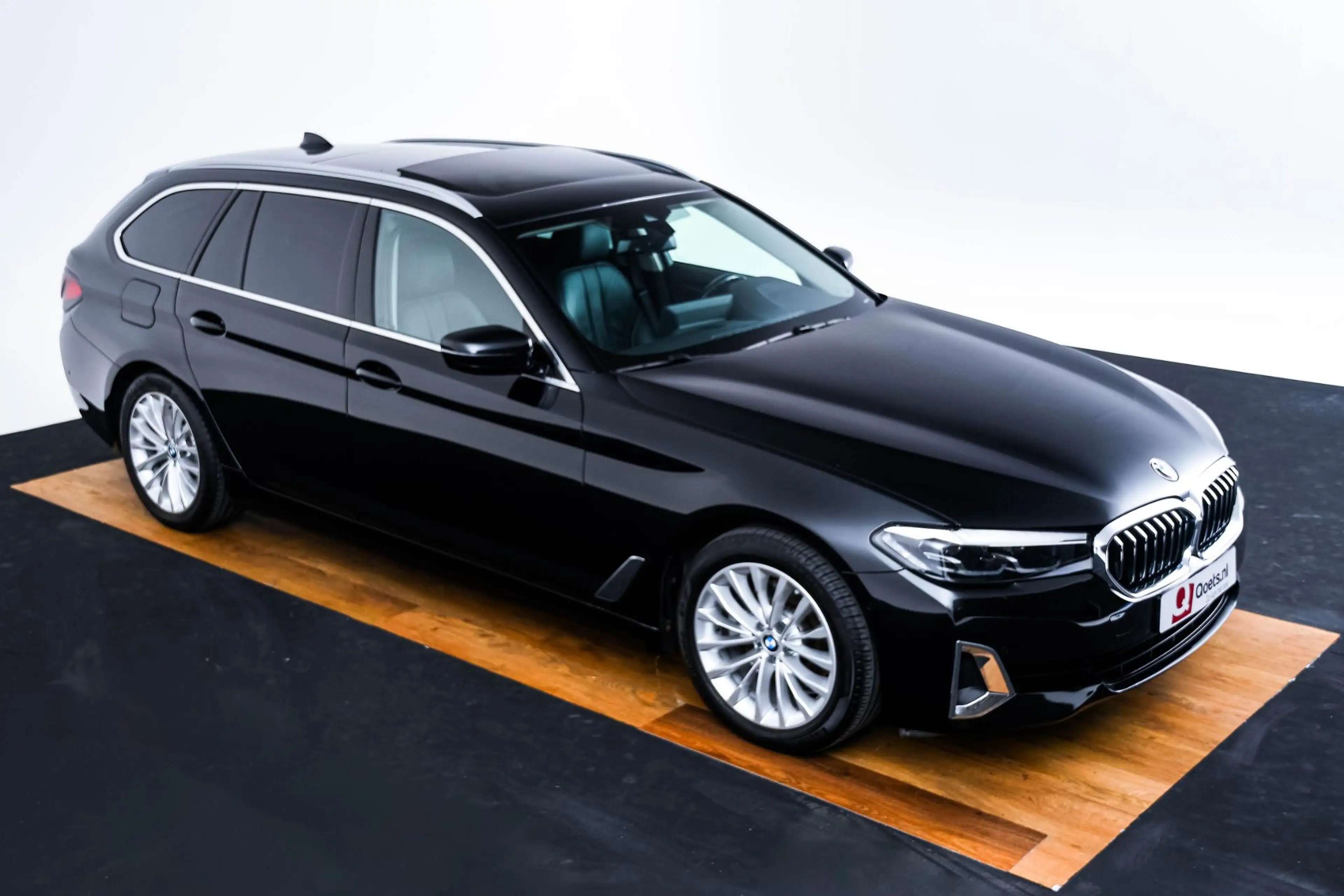 BMW 520 5-serie Touring 520d xDrive High Executive Luxury — photo 14