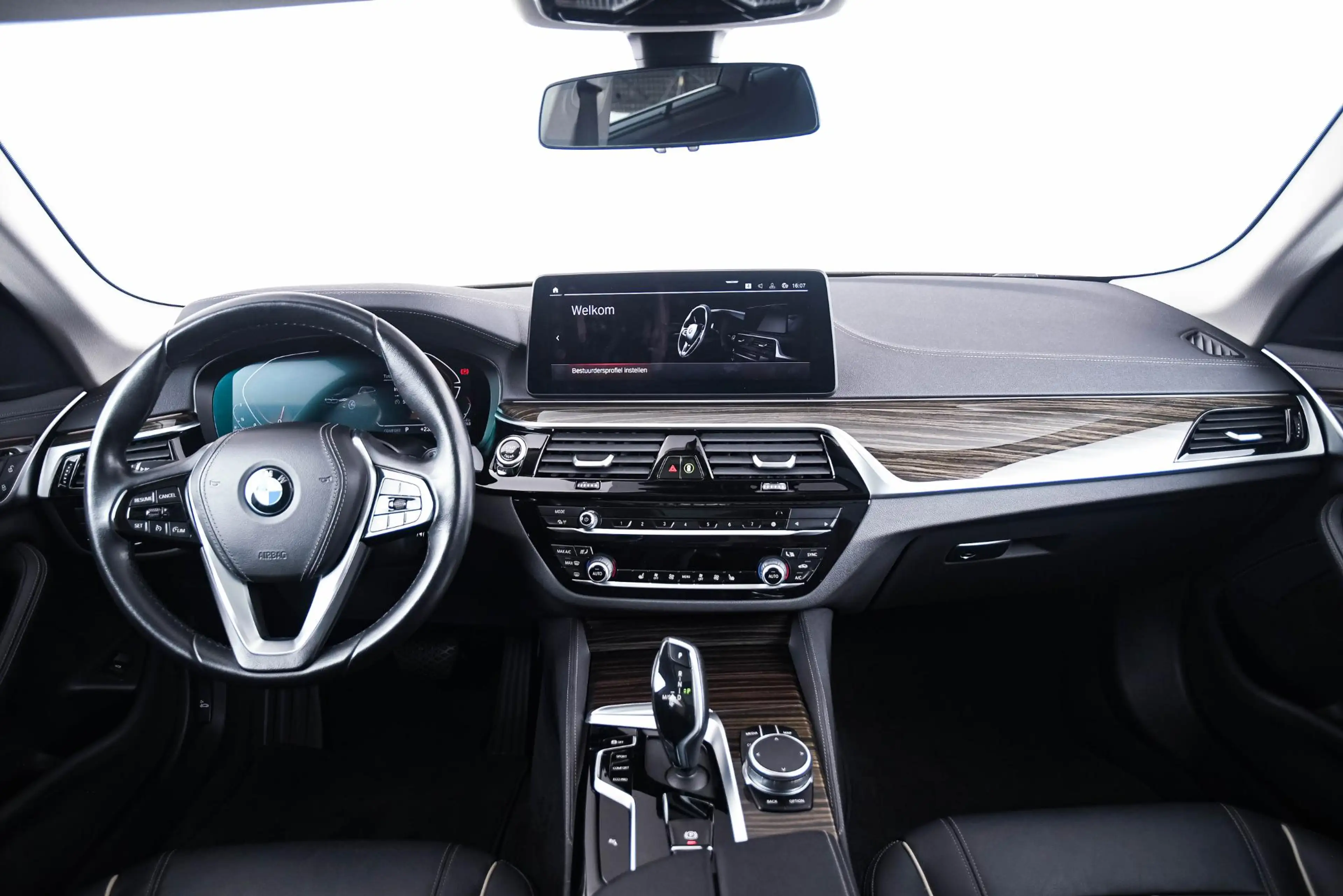 BMW 520 5-serie Touring 520d xDrive High Executive Luxury — photo 3