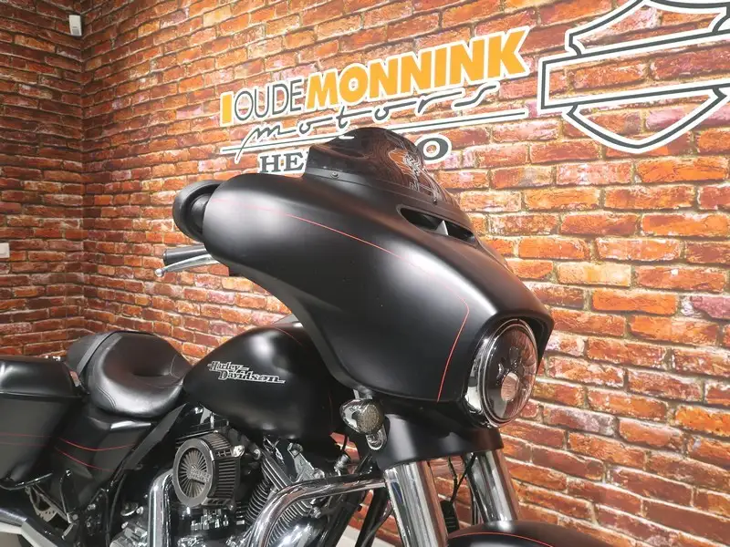 Harley-Davidson Street Glide - foto 6