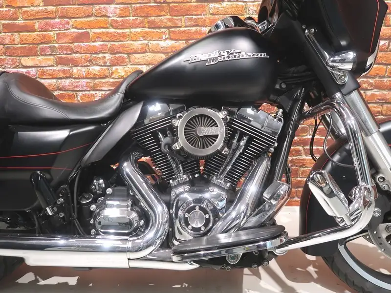 Harley-Davidson Street Glide - foto 2