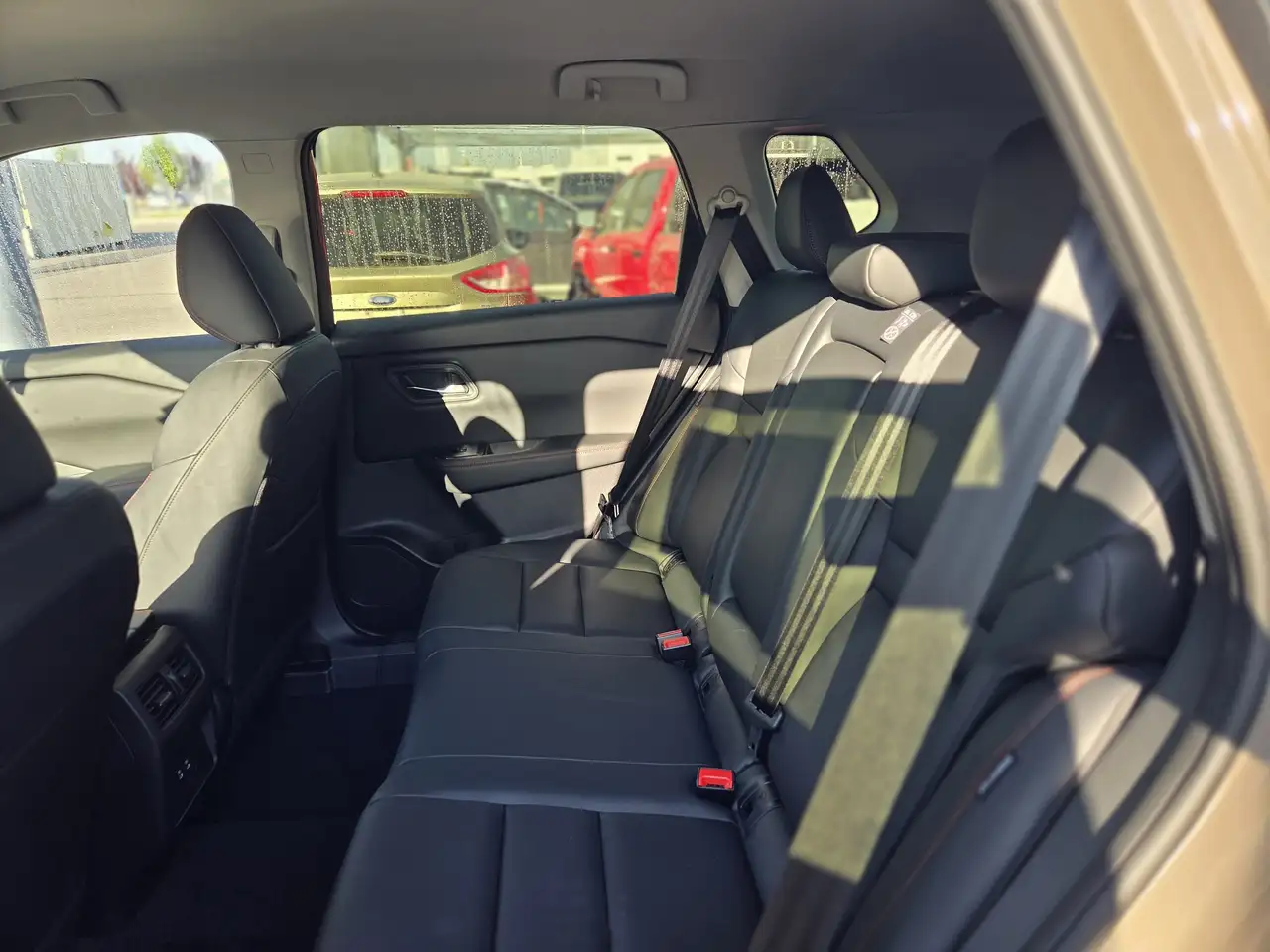 Nissan Rogue fotografie Nissan Rogue