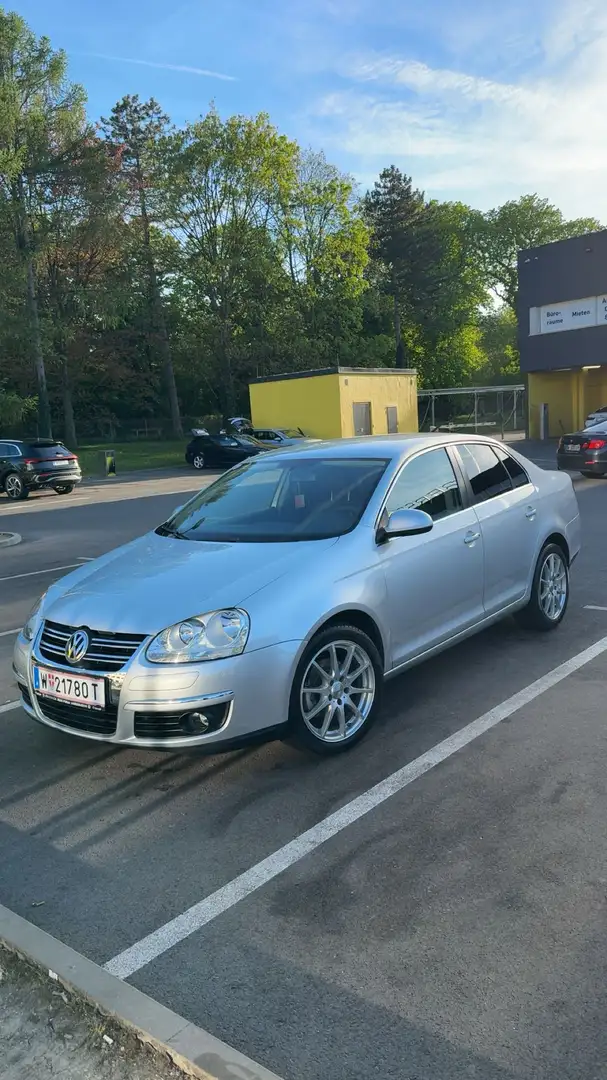 Volkswagen Jetta 1,9 Trendline TDI DPF Silber - 2