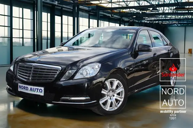 Mercedes-Benz E 200 BlueEFFICIENCY ELEGANCE Autom/Navi/Pdc/Ahk