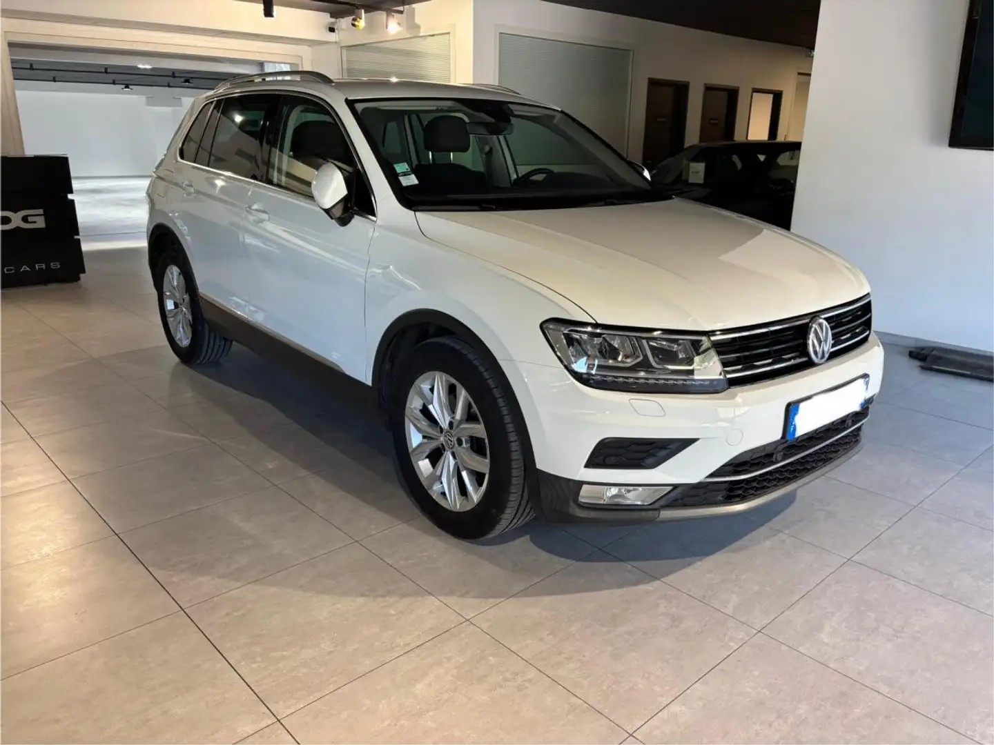 Volkswagen Tiguan Tiguan 2.0 16V TDI BlueMotion - 150 - BV DSG 7 2016 Confortline PHASE 1 Weiß - 1