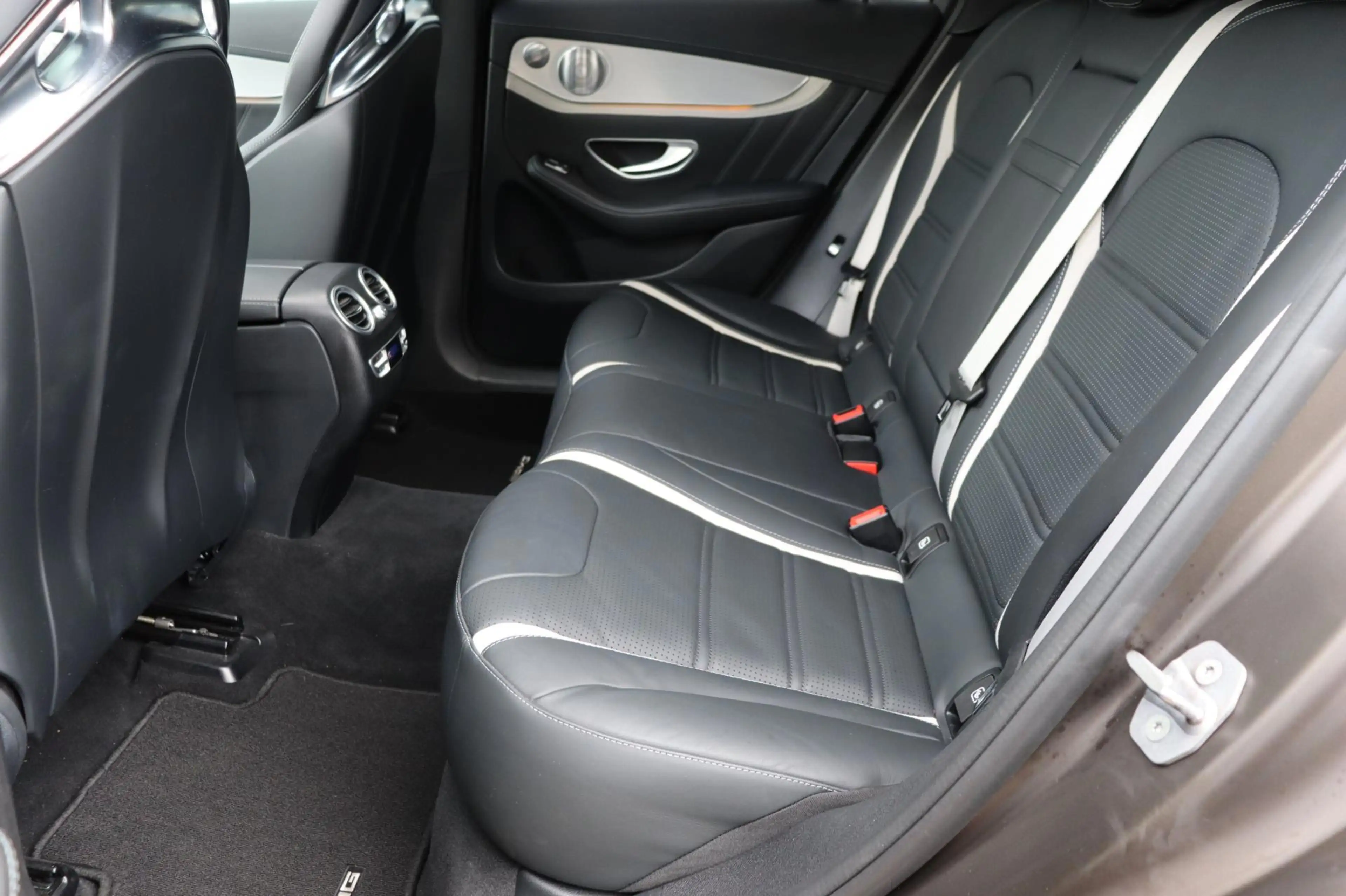 Mercedes-Benz GLC 63 AMG Coupé S 4MATIC+ AMG-schaal stoelen Burmeister enz. — photo 11