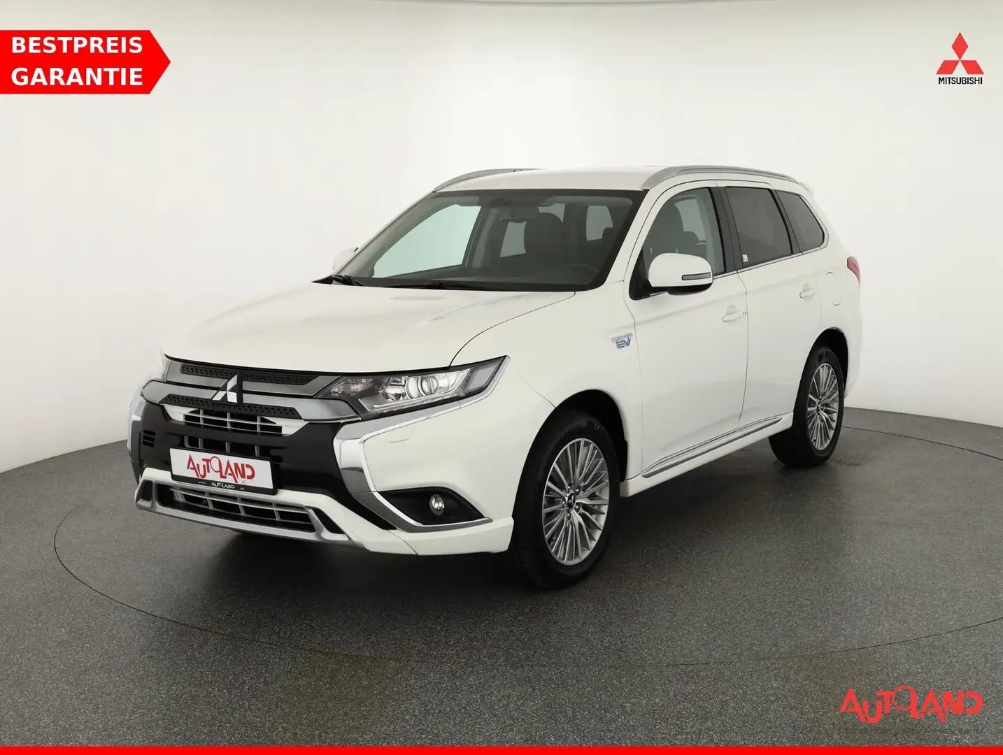 Mitsubishi Outlander 2.4 PHEV CVT 4WD Navi Kamera Alcantara Белый - 1