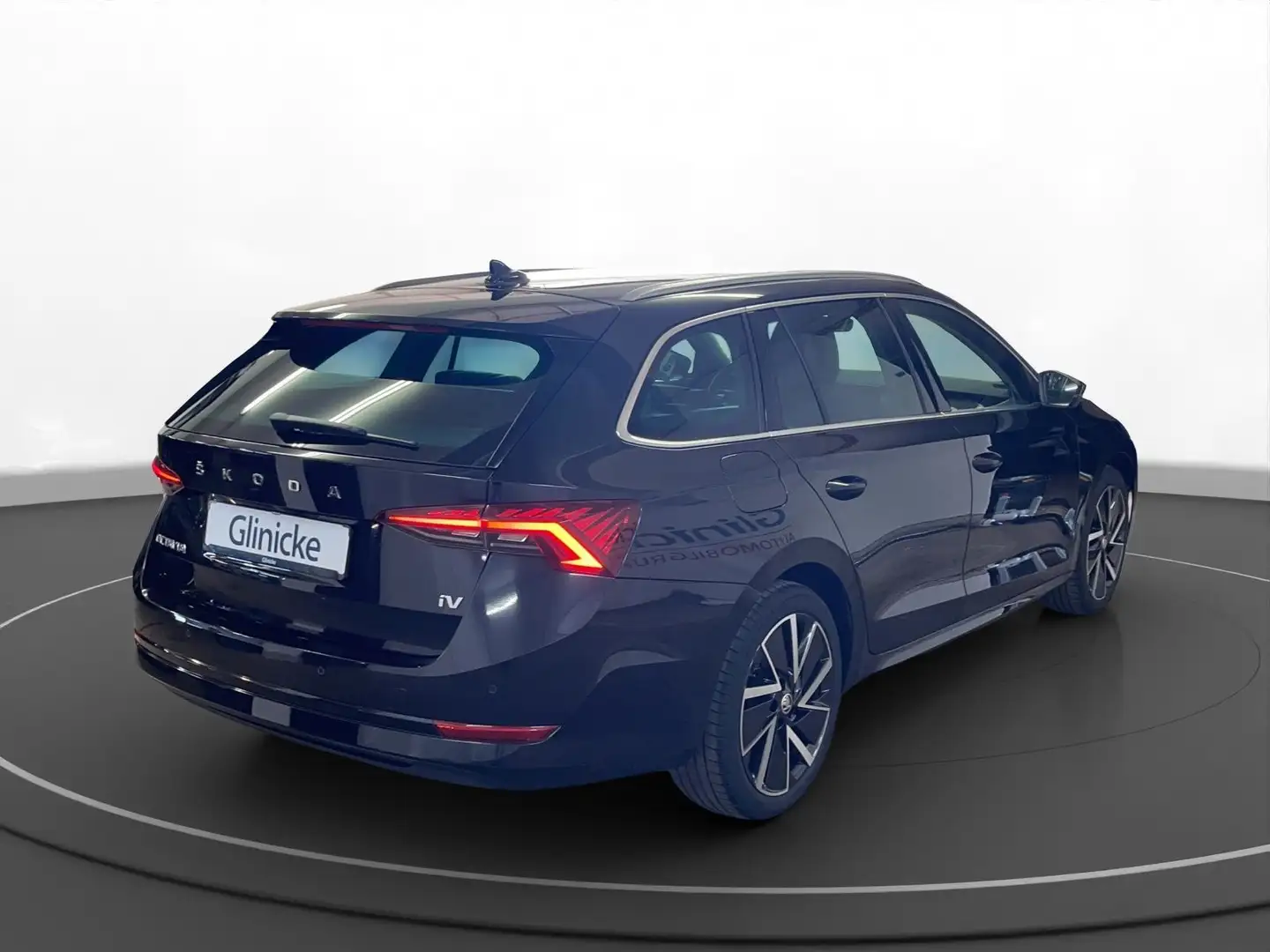 Skoda Octavia Combi 1.4 TSI iV First Edition DSG Navi Schwarz - 2