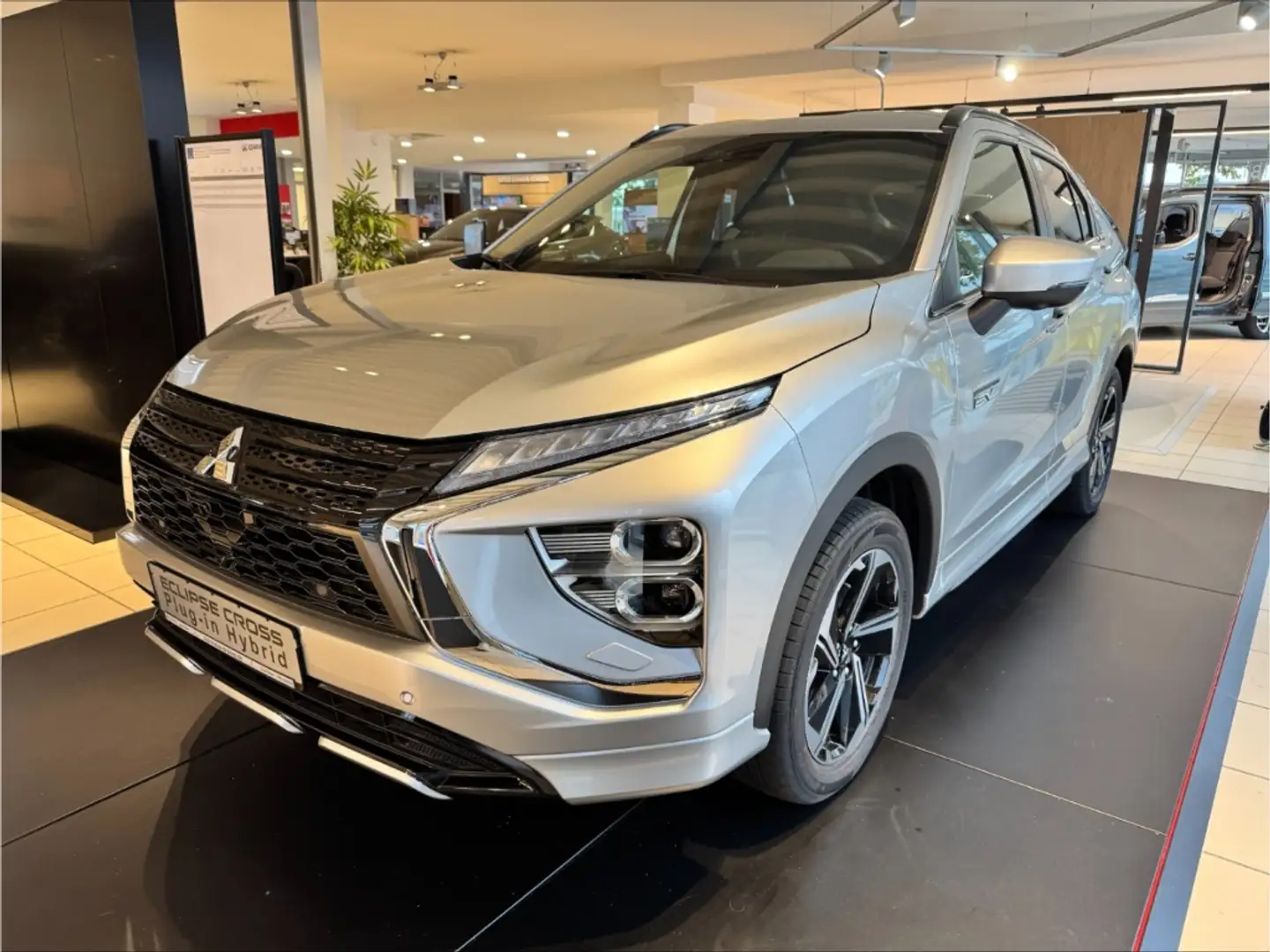 Mitsubishi Eclipse Cross Plus Select Hybrid 4WD Argent - 1