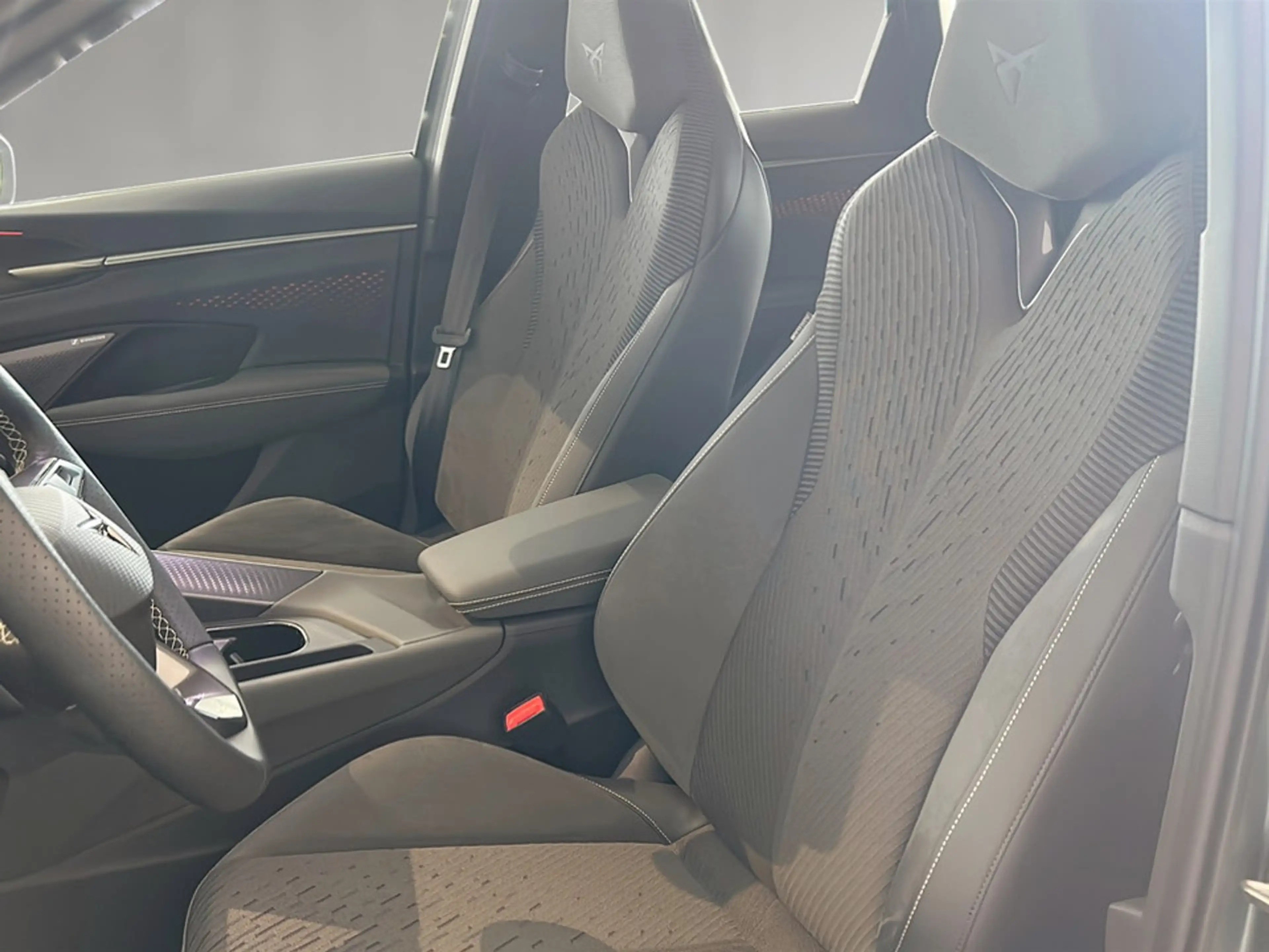 CUPRA Terramar TRIBE 1.5 e-TSI 150 PS DSG — photo 8