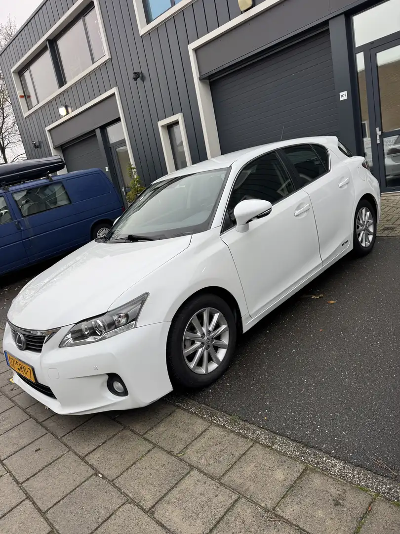 Lexus CT 200h Hybrid 133.000km NAP Camera/Keyless/Automaat/Alcan Wit - 2