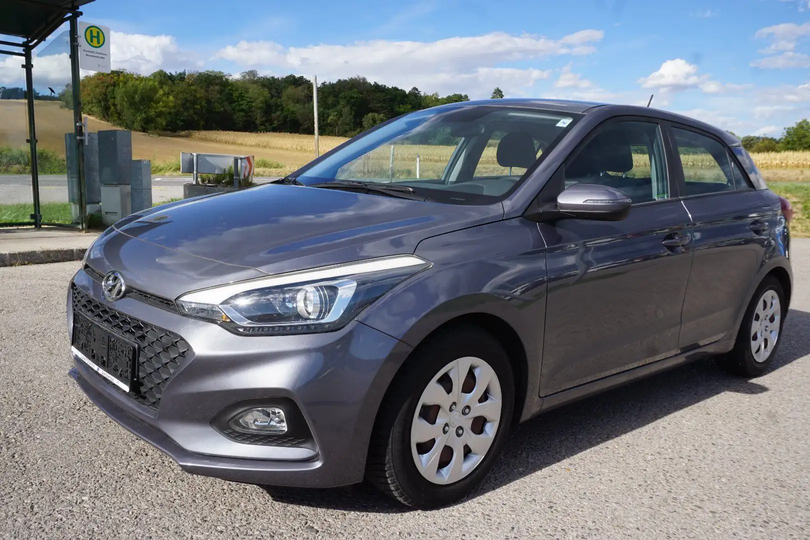 Hyundai i20 1.2 First Edition 2(OPF) Silber - 2