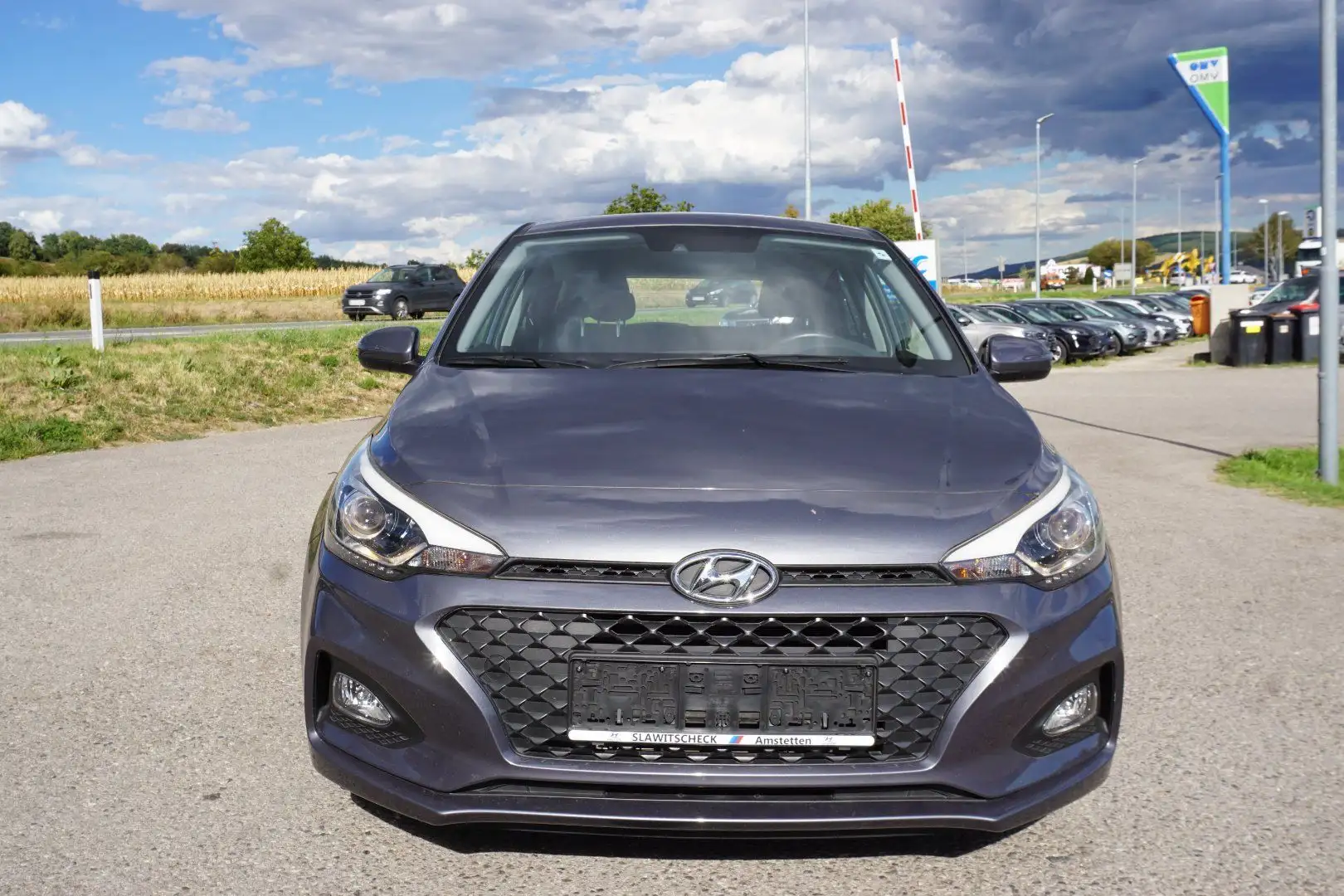 Hyundai i20 1.2 First Edition 2(OPF) Silber - 1