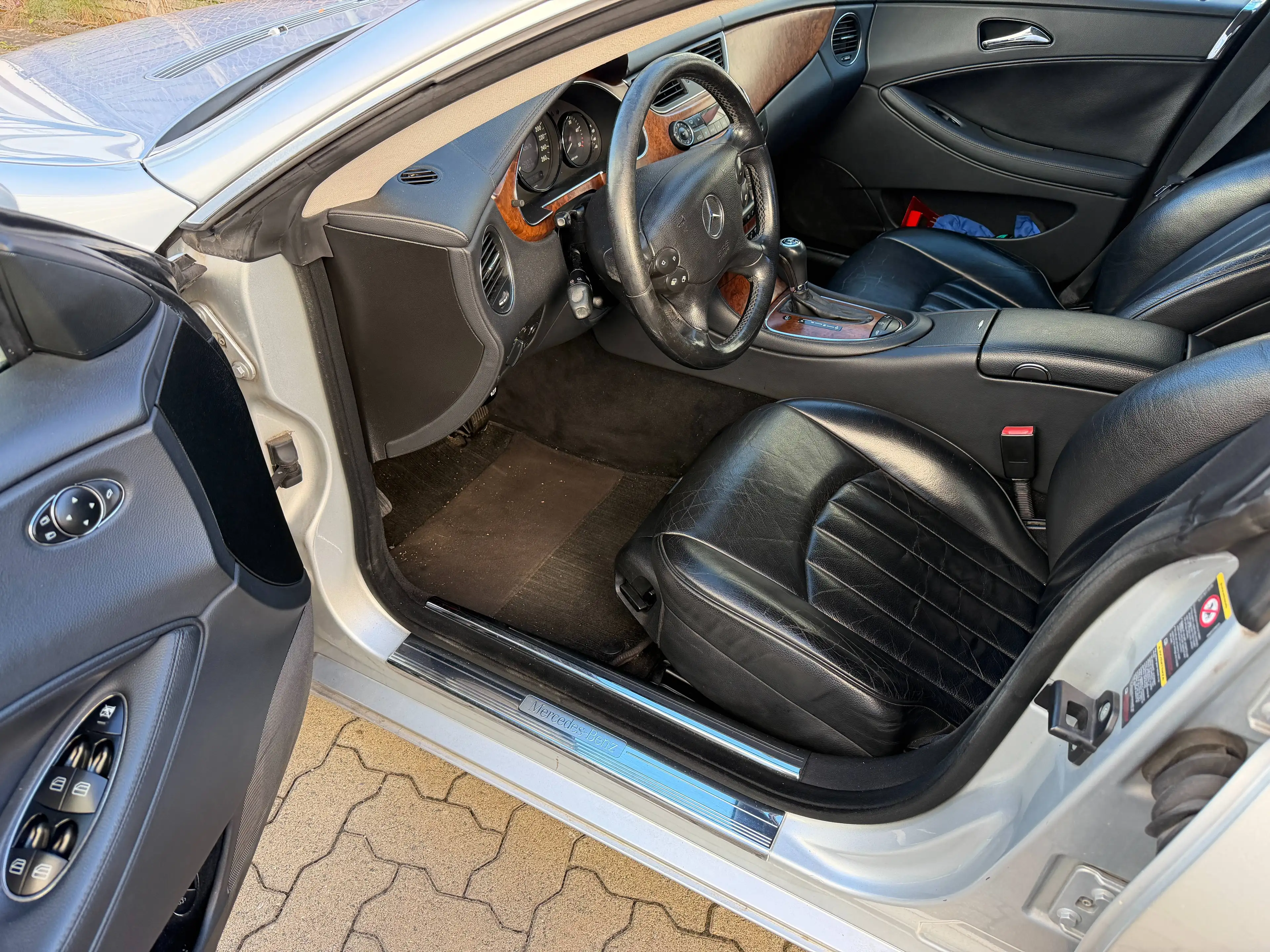Mercedes-Benz CLS 320 CLS 320 / 350 CDI AMG *Klima*Leder*Lorinser*Airmatik*Navi* — photo 9