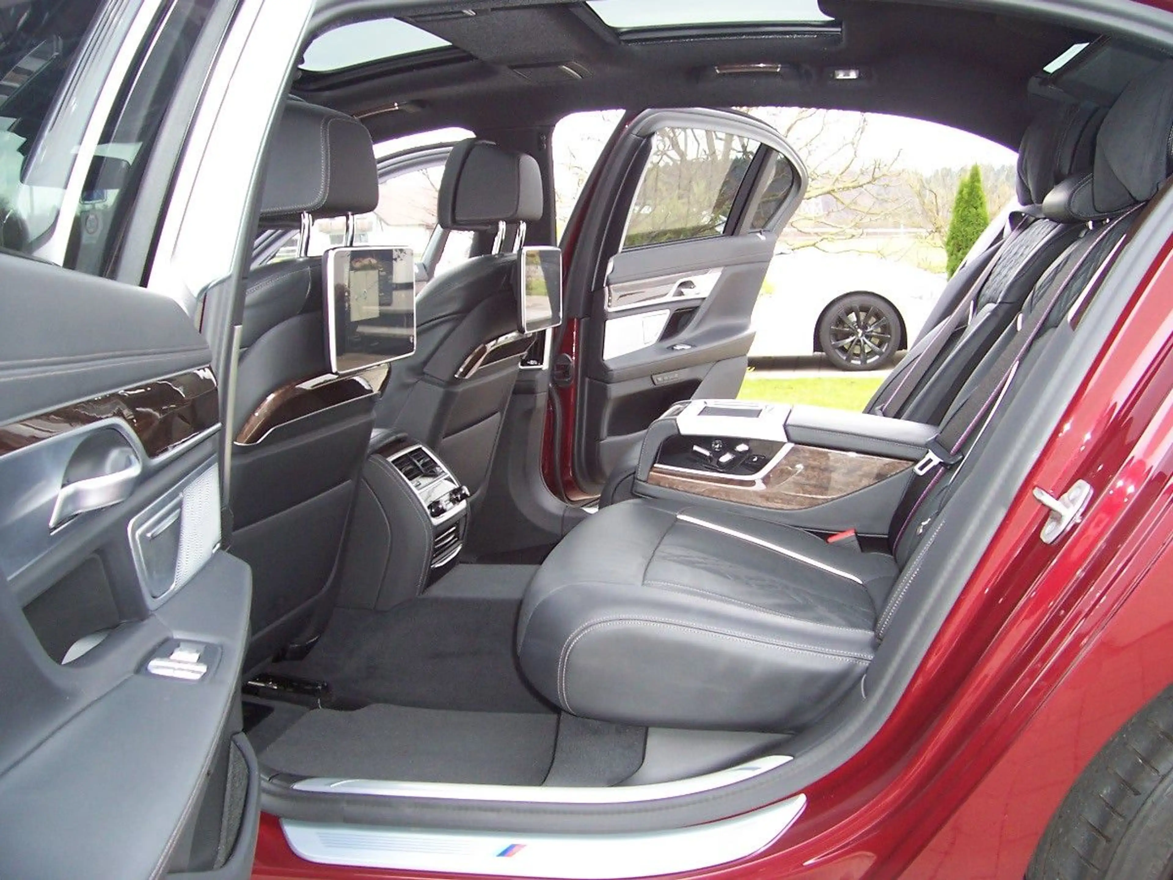 BMW 745 Le xDrive M Sportpaket 3xTV/B&W/Pano/20/Laser — photo 10