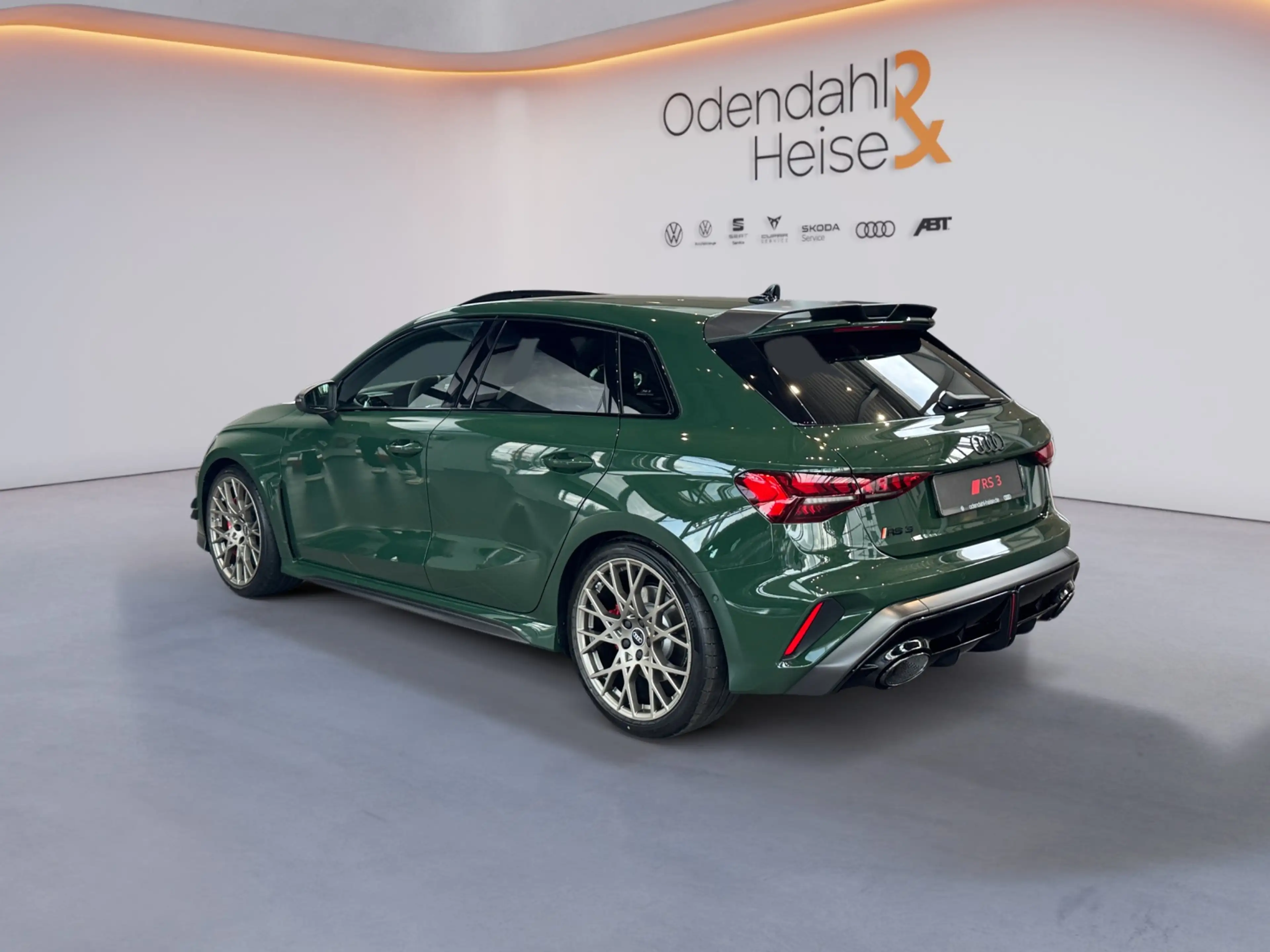 Audi RS3 *COMPETITION LIMITED* Malachitgrün*Keramik* — photo 3