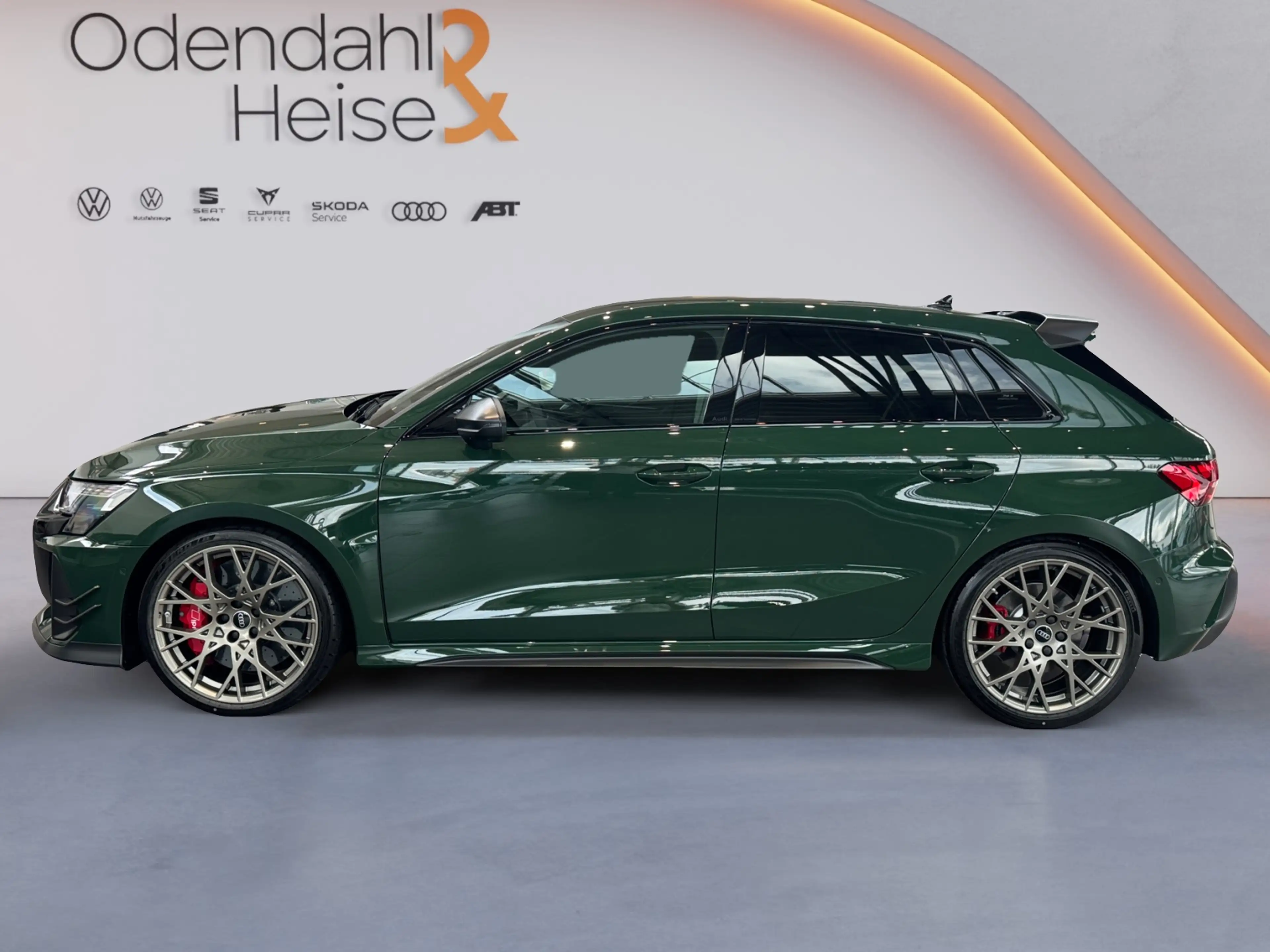 Audi RS3 *COMPETITION LIMITED* Malachitgrün*Keramik* — photo 2