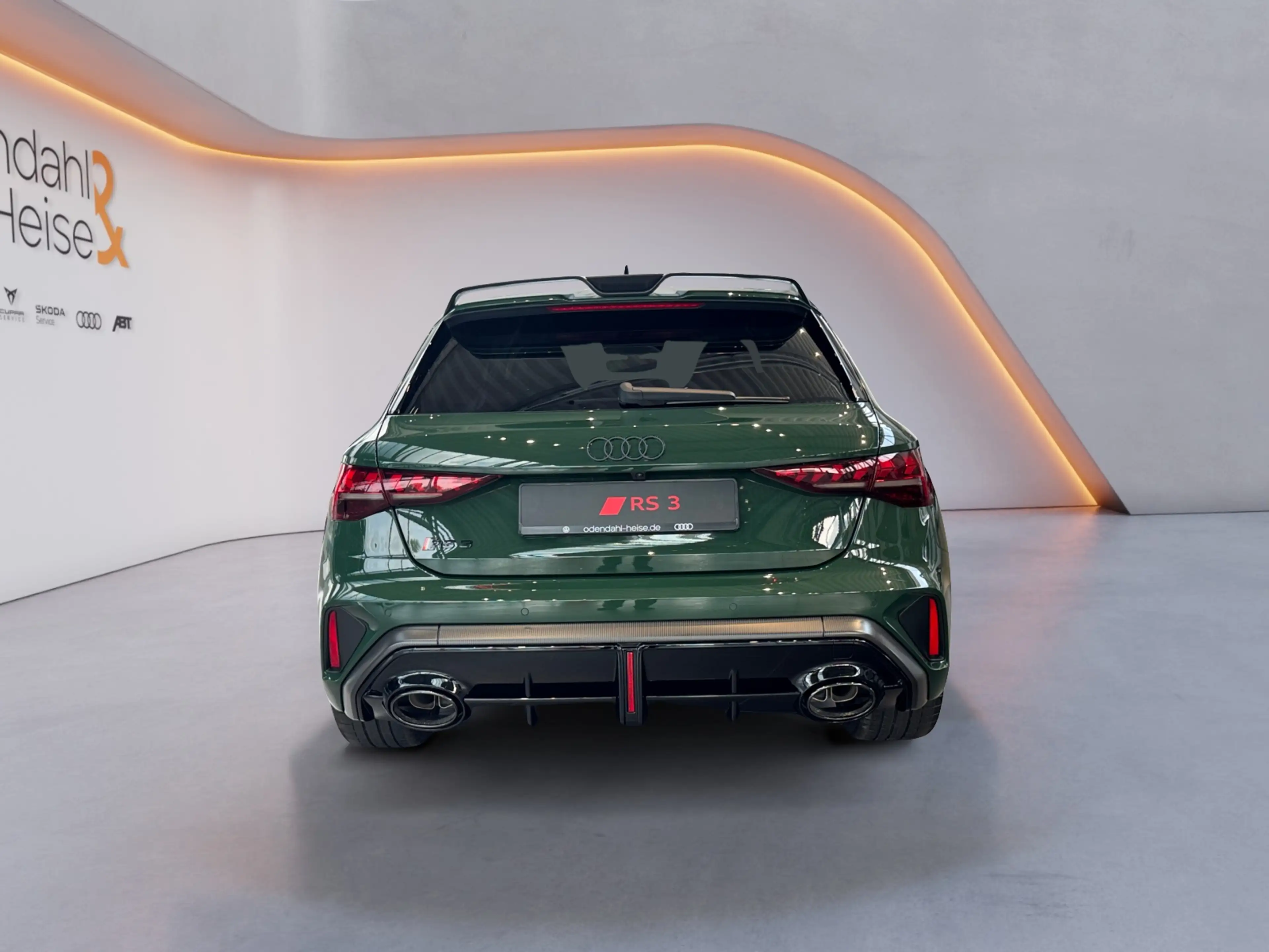 Audi RS3 *COMPETITION LIMITED* Malachitgrün*Keramik* — photo 4
