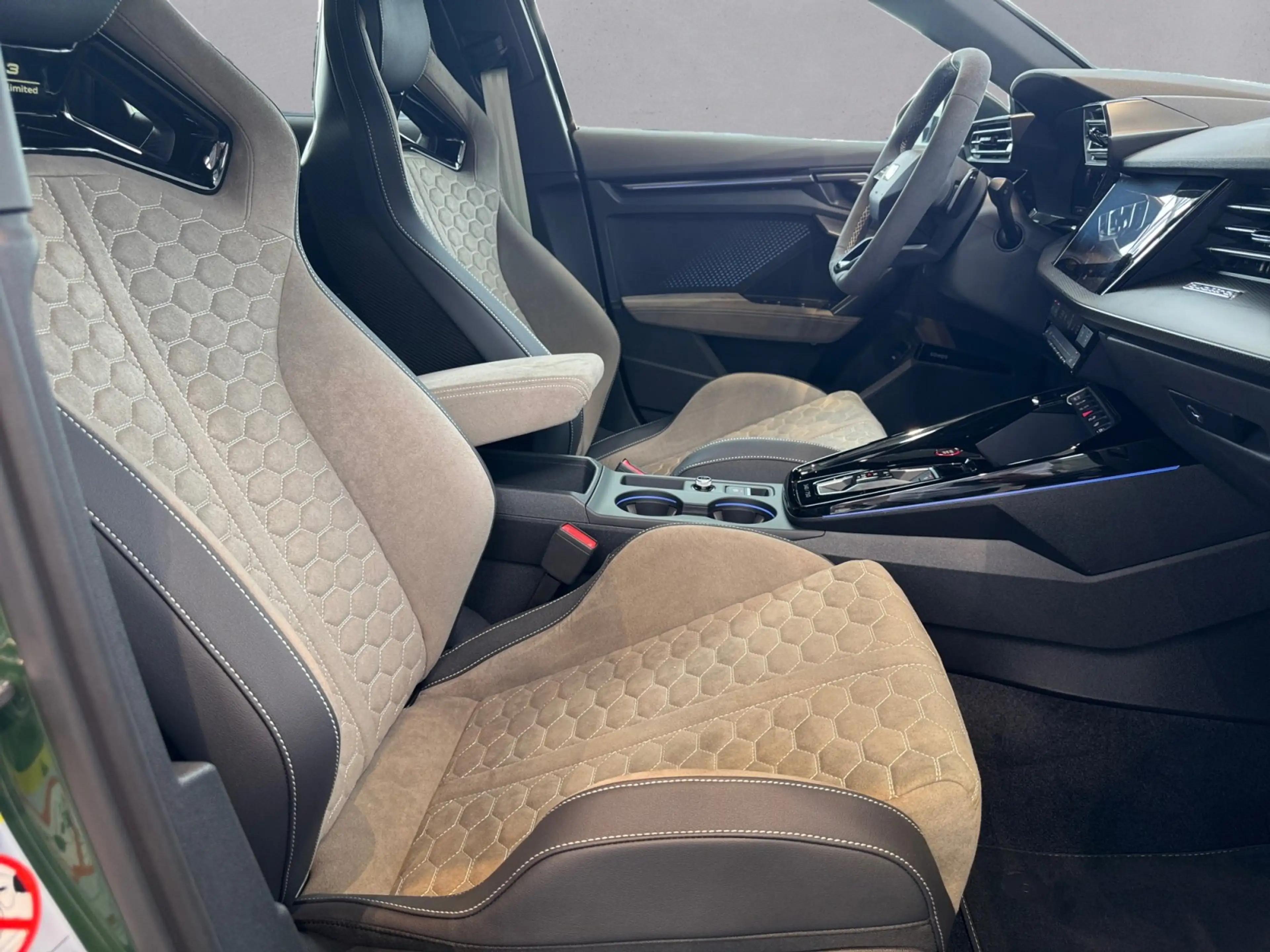 Audi RS3 *COMPETITION LIMITED* Malachitgrün*Keramik* — photo 15