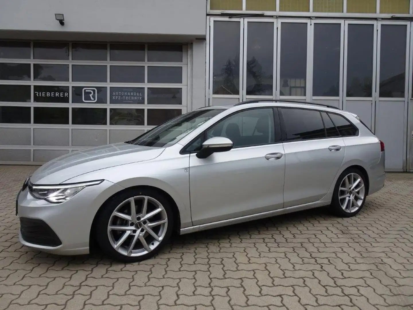 Volkswagen Golf Variant 2,0 TDI Life DSG Silber - 1