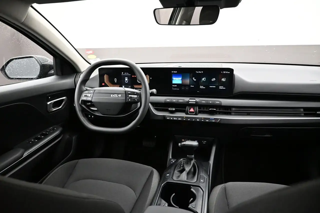 Kia K4 снимка Kia K4