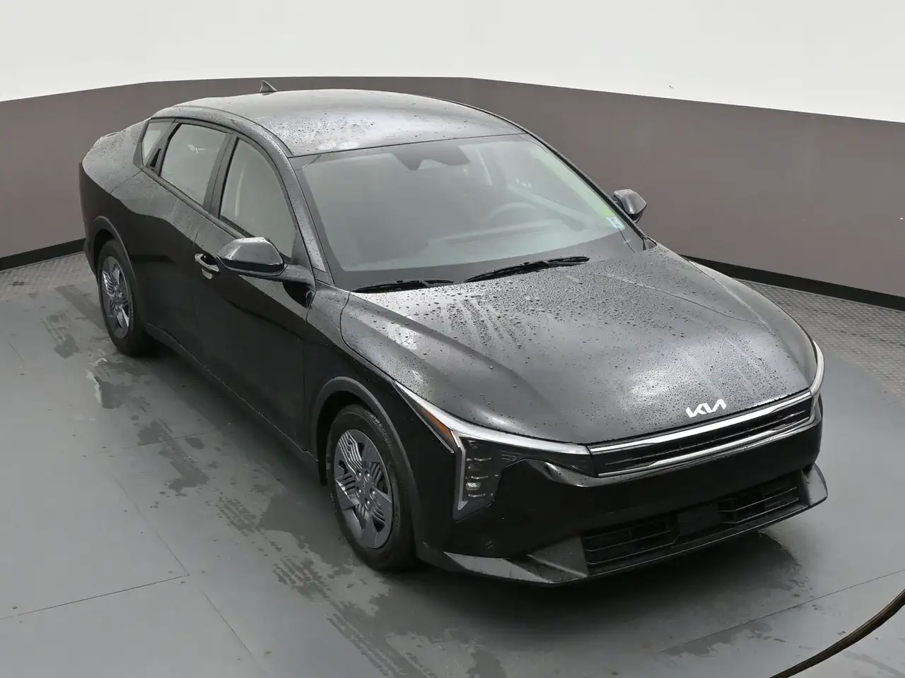 Kia K4 снимка Kia K4