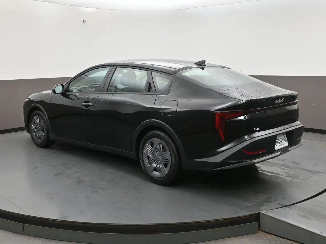 Kia K4 снимка Kia K4