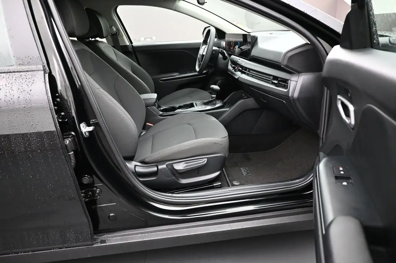 Kia K4 снимка Kia K4