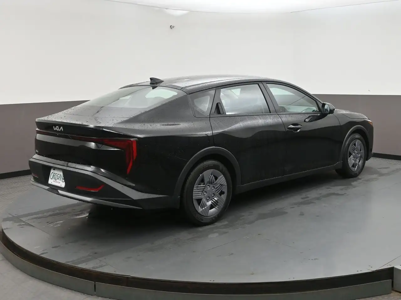 Kia K4 снимка Kia K4