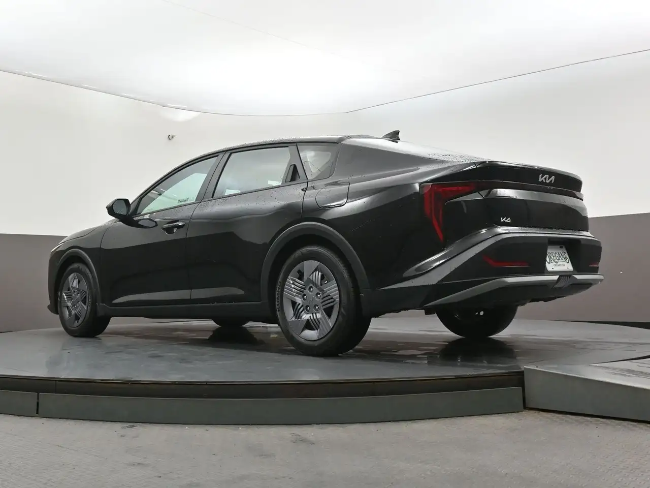 Kia K4 снимка Kia K4