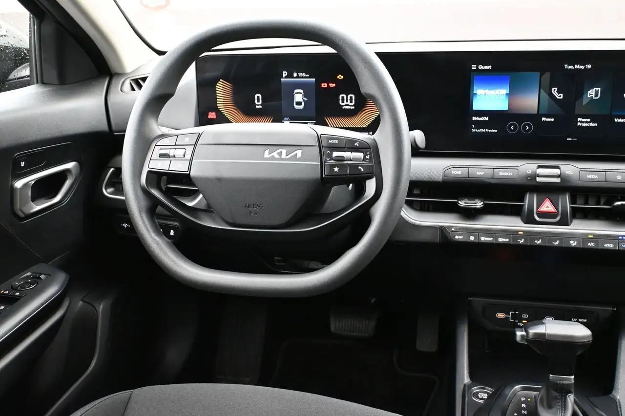 Kia K4 снимка Kia K4
