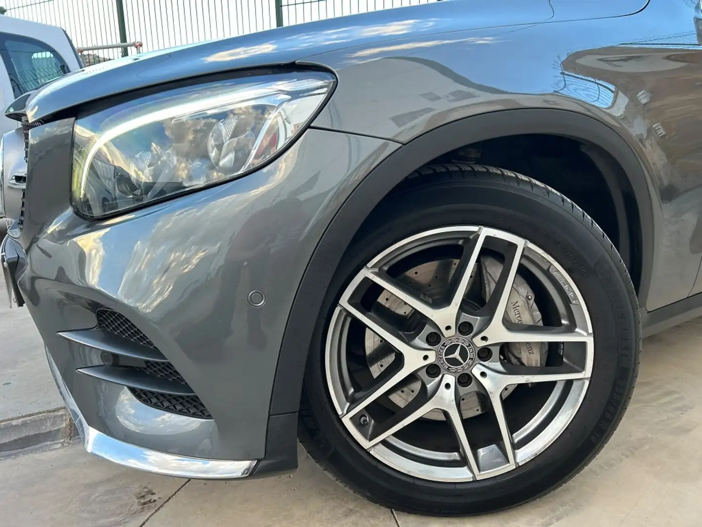 Mercedes-Benz GLC 350 Coupé 350d 4Matic Aut. Gris - 2