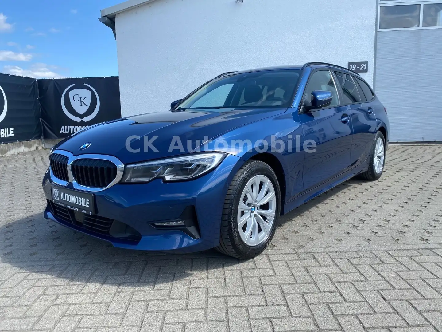 BMW 320 d xDrive Touring Advantage/Laser/Kamera/AHK Bleu - 1