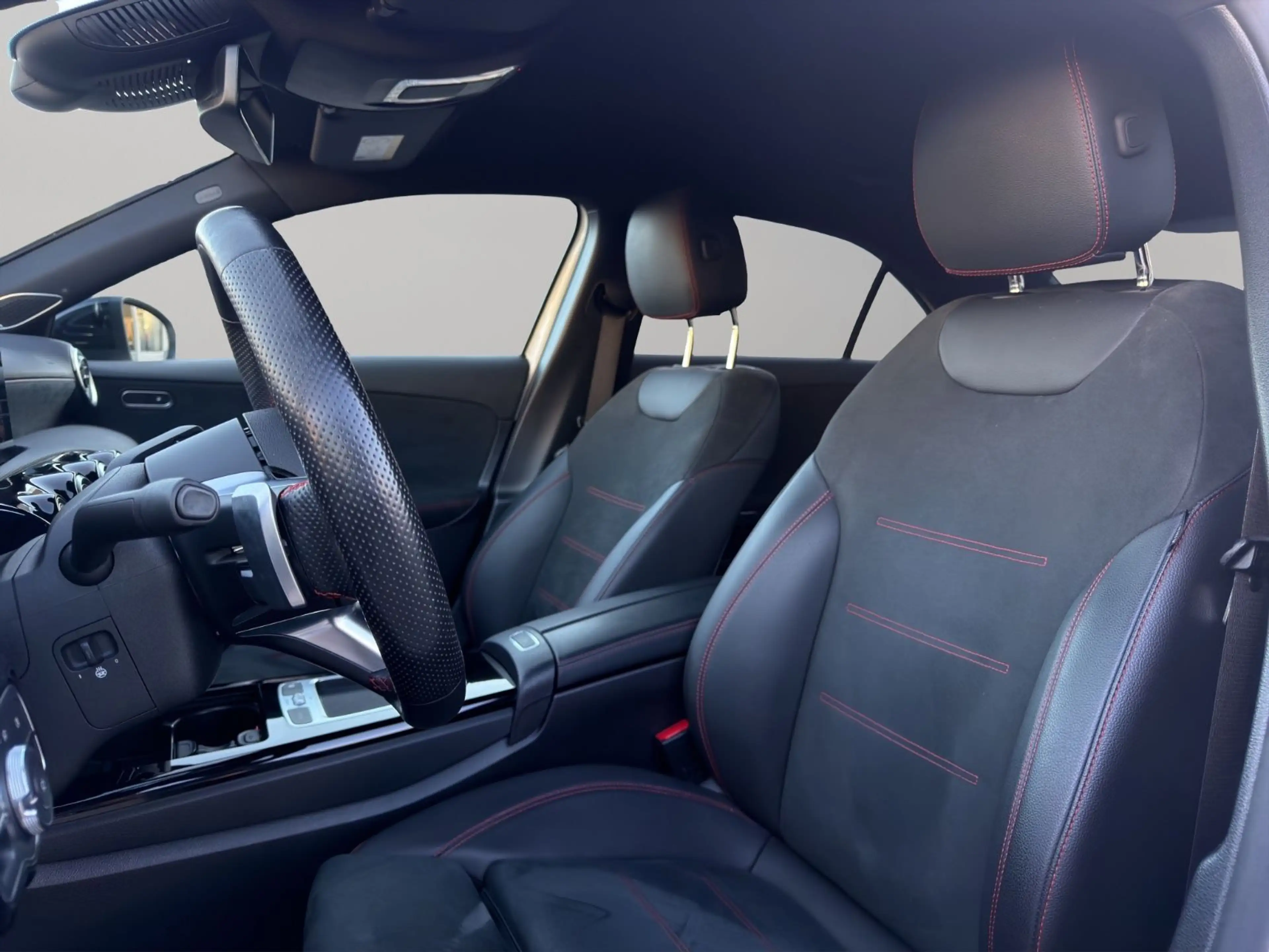 Mercedes-Benz A 180 Lim. AMG-Line MBEAM*Night*Burmester*Kamera — photo 9