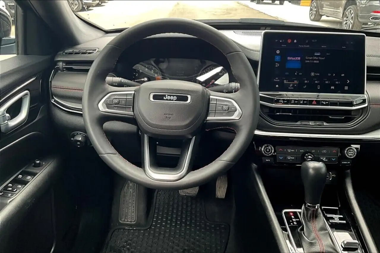 Jeep Compass снимка Jeep Compass