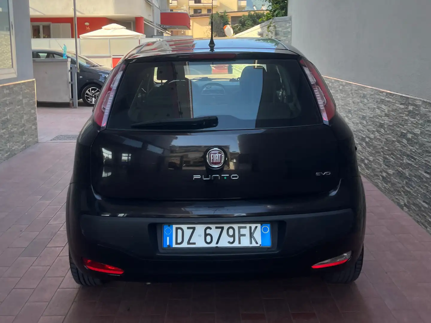 Fiat Punto Evo Punto Evo 5p 1.4 Dynamic 77cv con impianto GPL Nero - 2
