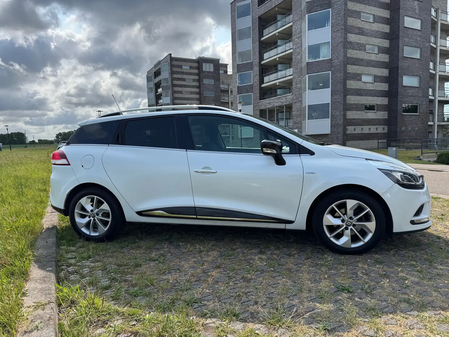 Renault Clio Clio 0.9 TCe Limited Wit - 2