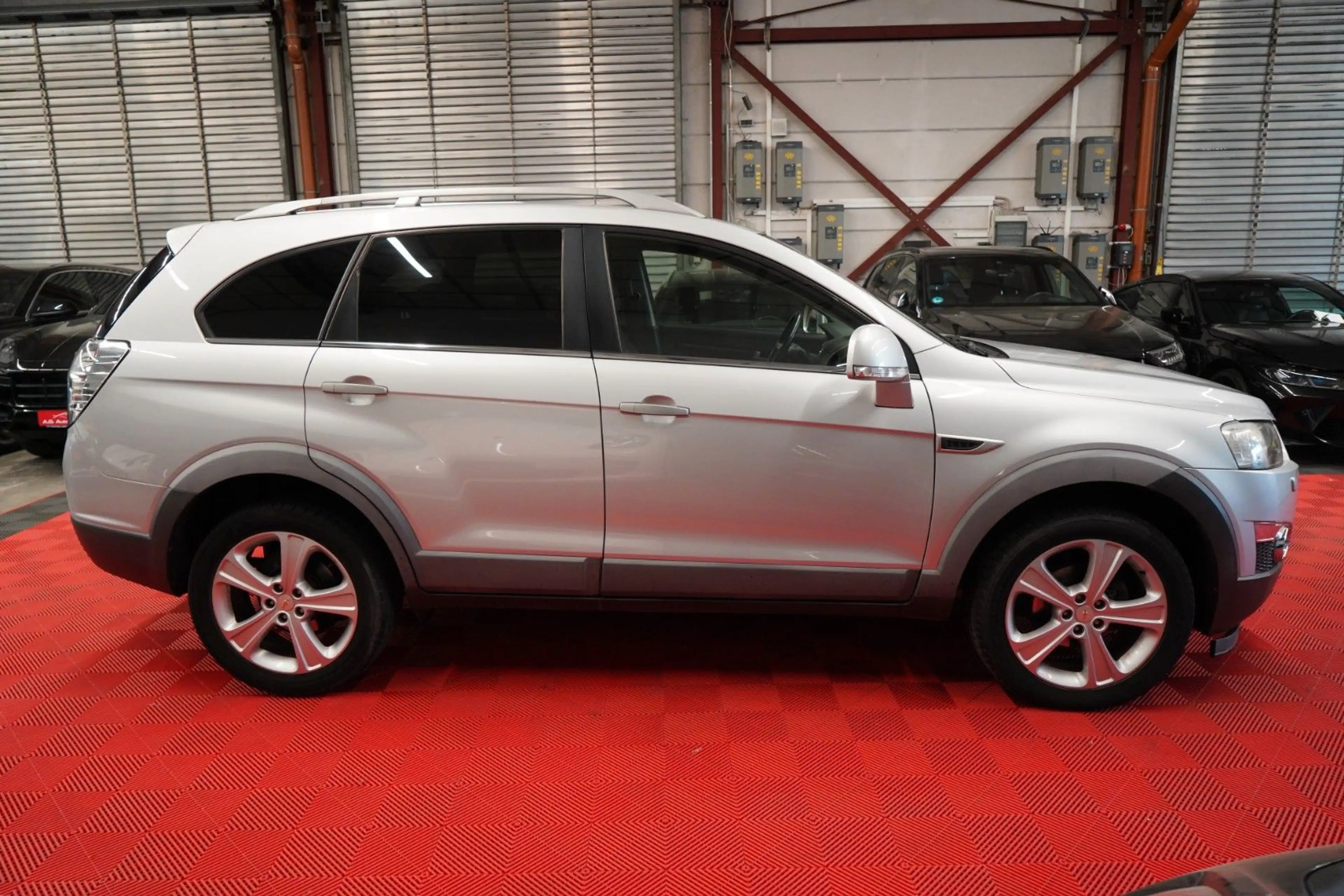 Chevrolet Captiva 2.2d Aut. 4WD 2.Hand*Unfallfrei*7Sitzer* — photo 4
