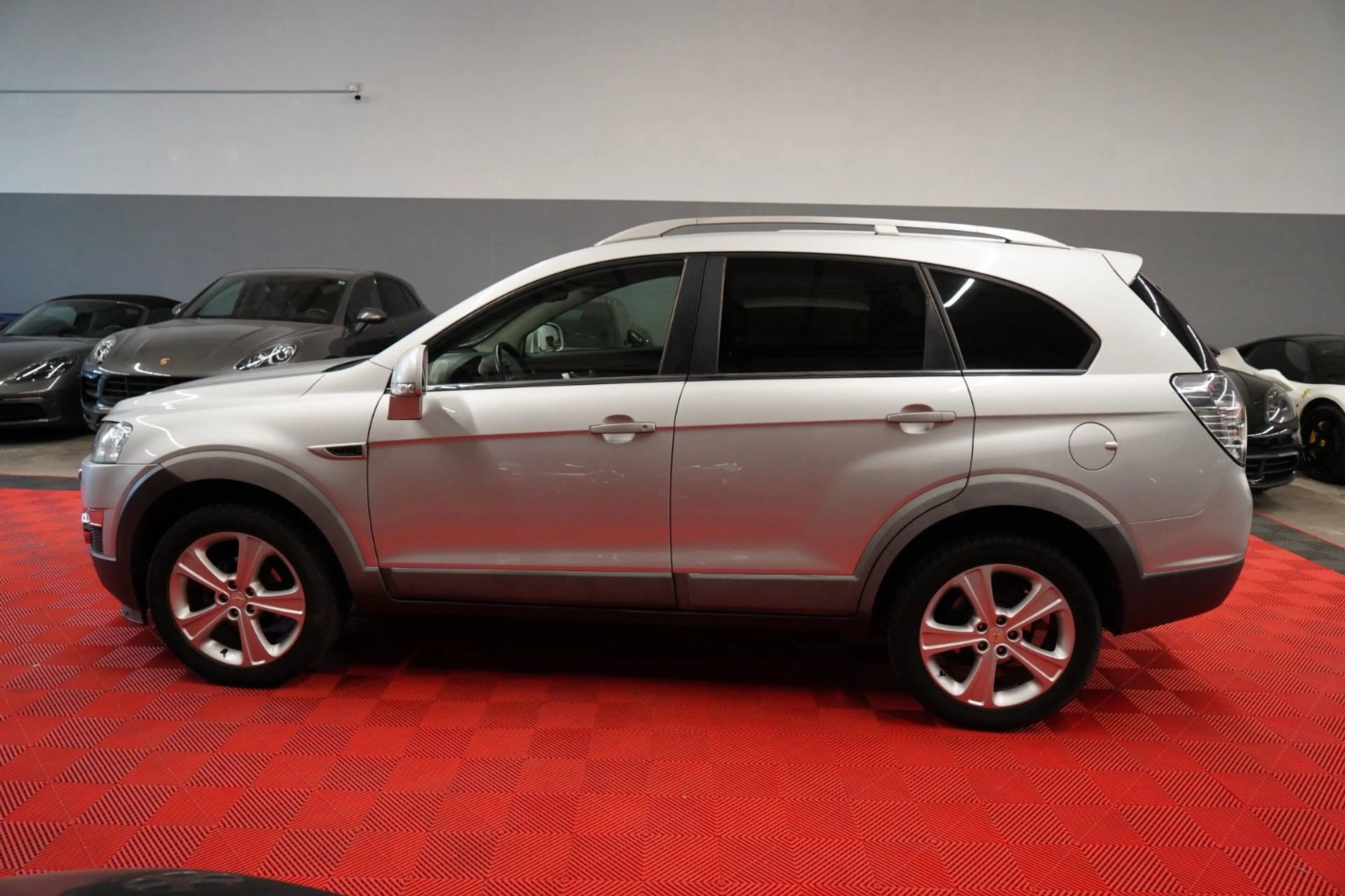Chevrolet Captiva 2.2d Aut. 4WD 2.Hand*Unfallfrei*7Sitzer* — photo 10