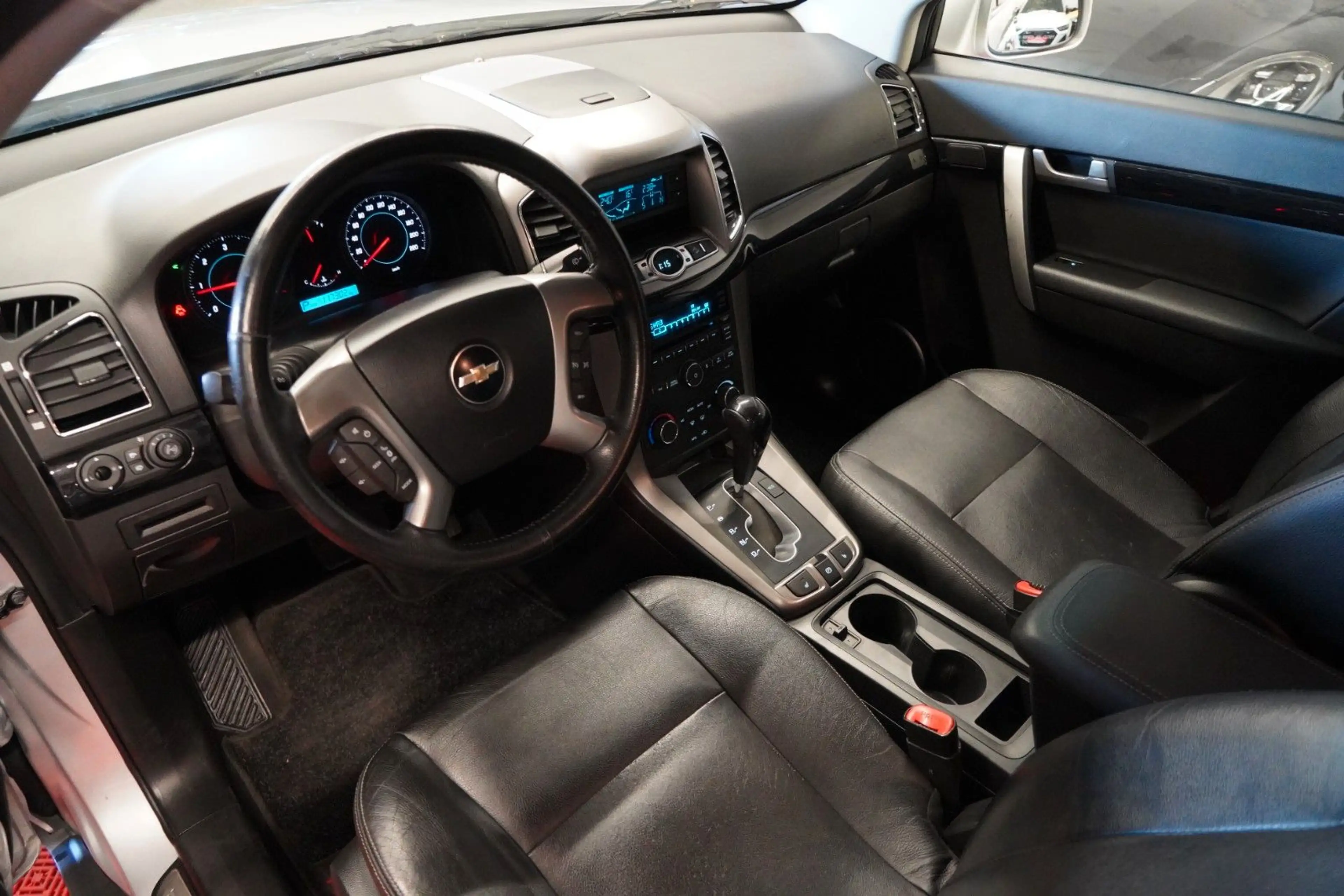 Chevrolet Captiva 2.2d Aut. 4WD 2.Hand*Unfallfrei*7Sitzer* — photo 13