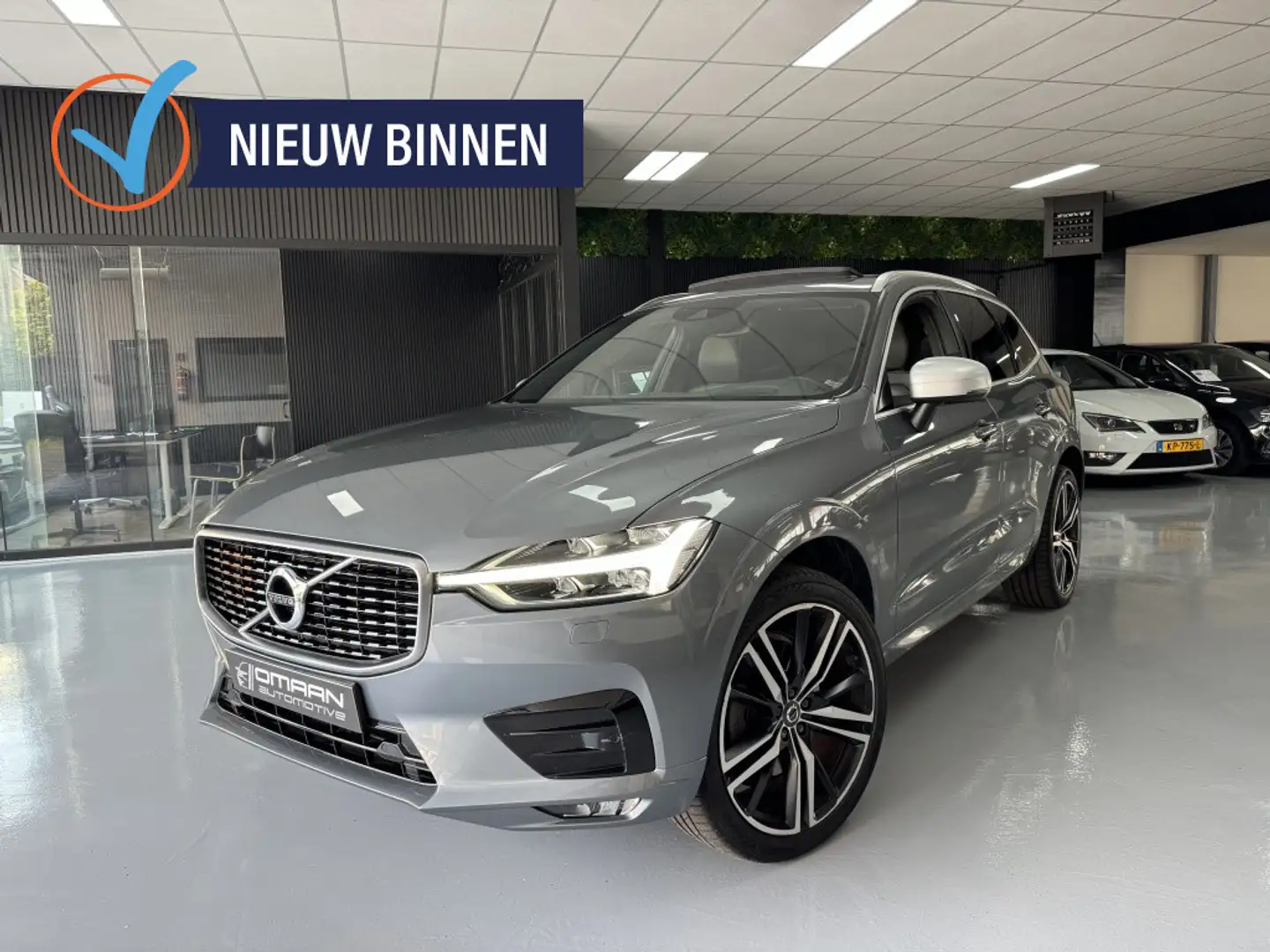 Volvo XC60 2.0 D5 AWD R-Design Pano Lane Hud Gris - 1