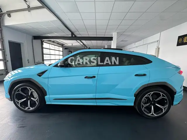Lamborghini Urus view 9