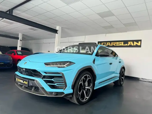 Lamborghini Urus view 7