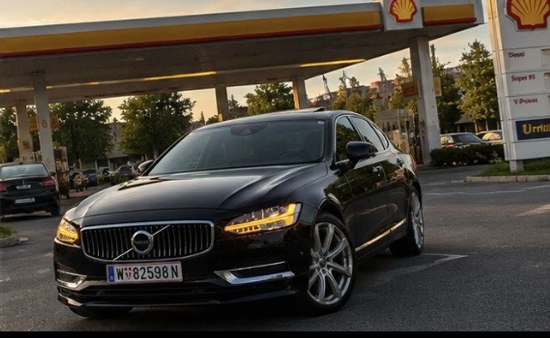 Volvo S90 T8 Twin Engine AWD Geartronic Inscription - 2